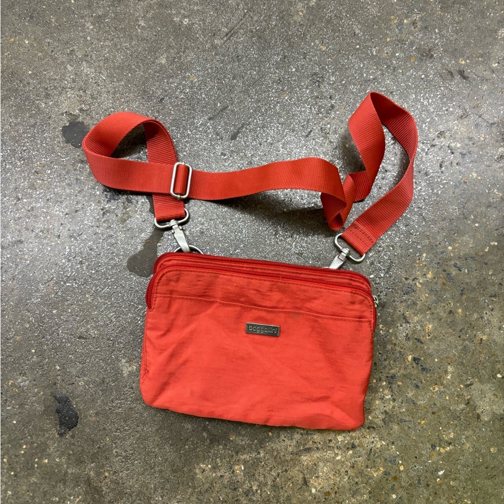 Red Baggallini bag - Picture 1 of 6